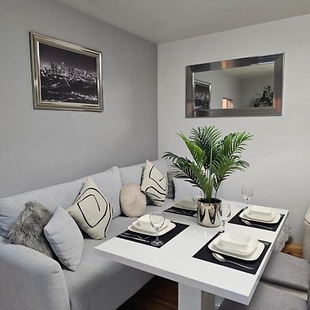 Apartment In Zyrardow 10Min To Suntago Exterior photo
