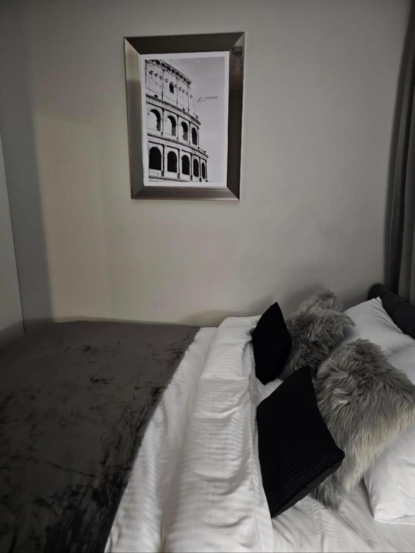 Apartment In Zyrardow 10Min To Suntago Exterior photo