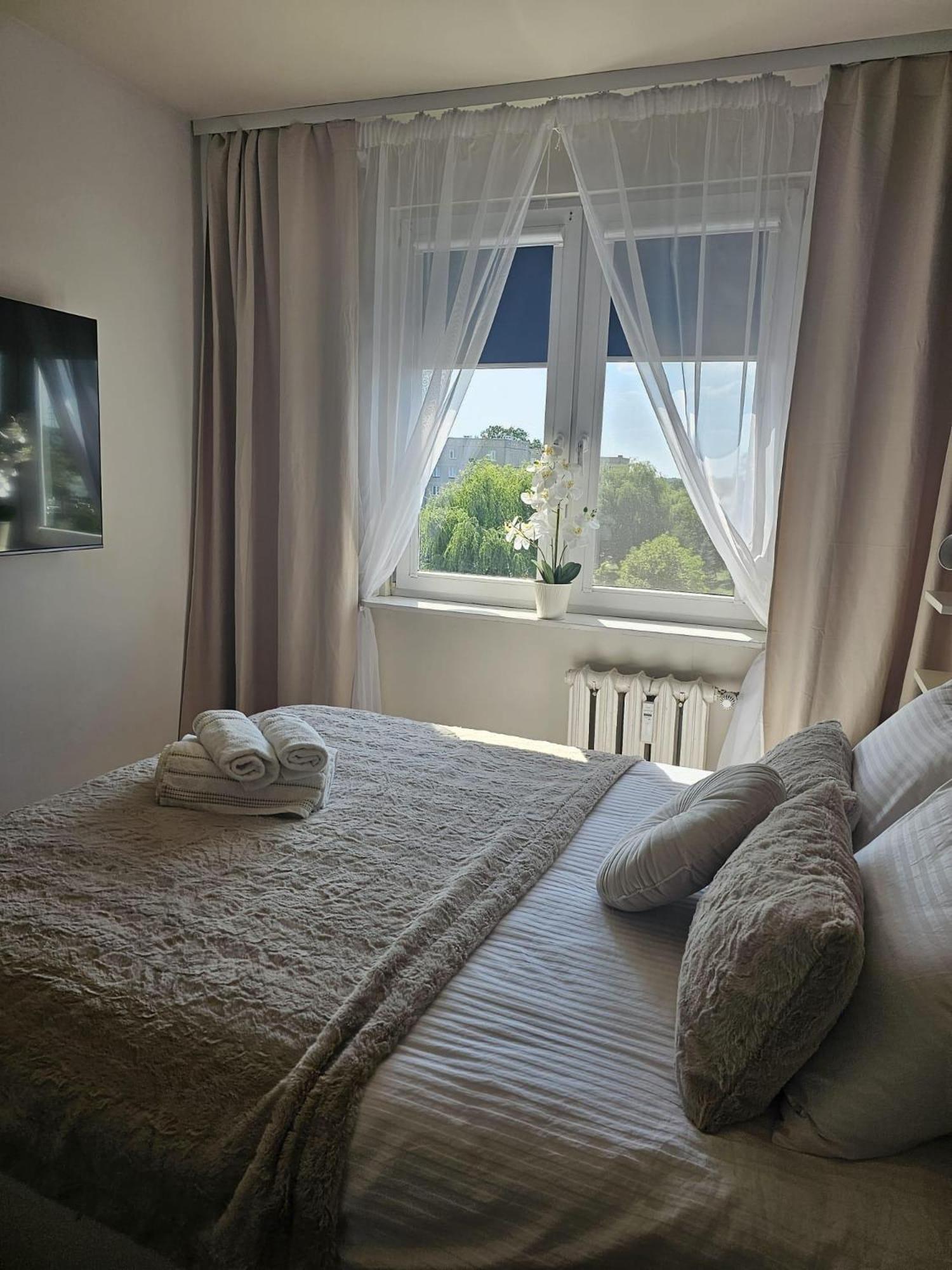 Apartment In Zyrardow 10Min To Suntago Exterior photo